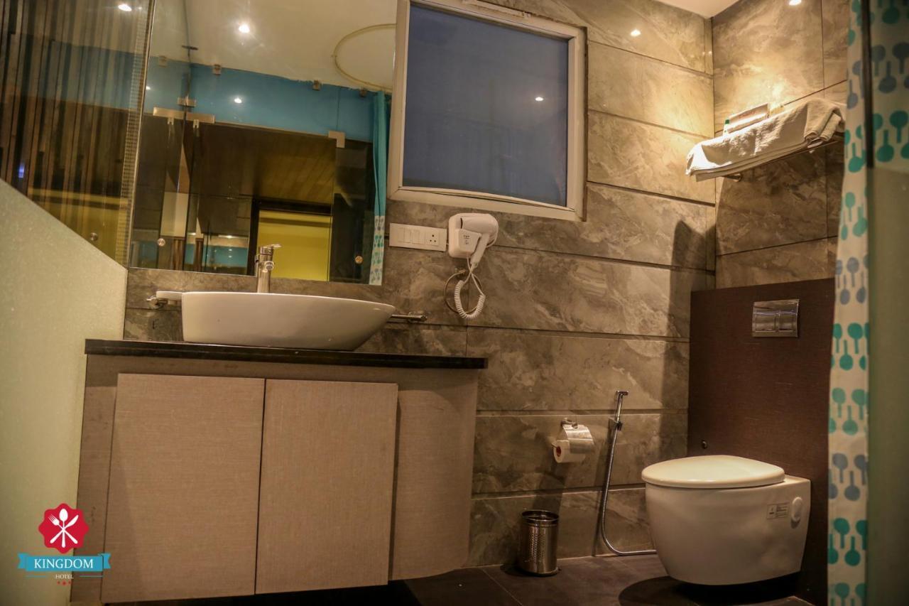 Kingdom Hotel Moga Ngoại thất bức ảnh