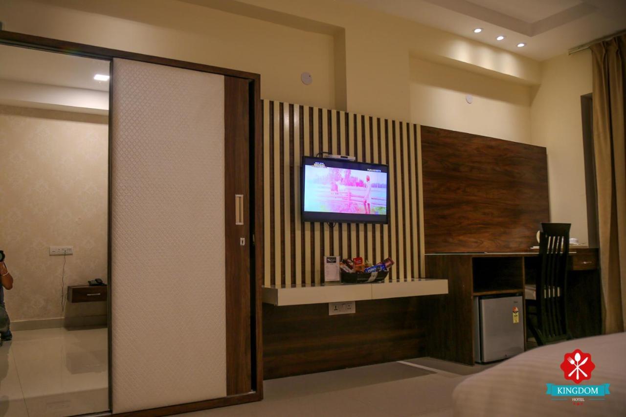 Kingdom Hotel Moga Ngoại thất bức ảnh